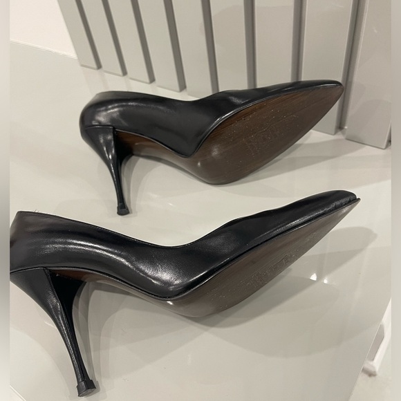 Stuart Weitzman Women’s Black Leather Eva 100 pointed toe pump in 38 - Picture 4 of 5